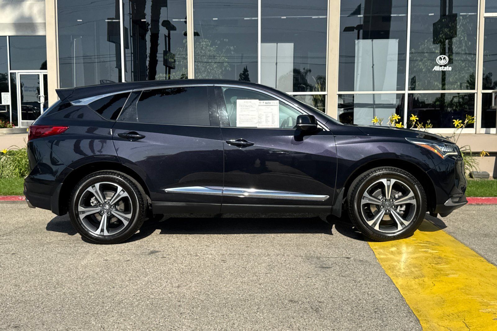 Used 2023 Acura RDX w/ Advance Package AWD/4WD image 3