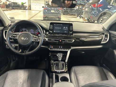 Certified 2021 Kia Seltos EX image 19