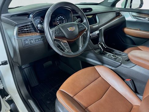 Used 2023 Cadillac XT5 Premium Luxury w/ Technology Package FWD image 7