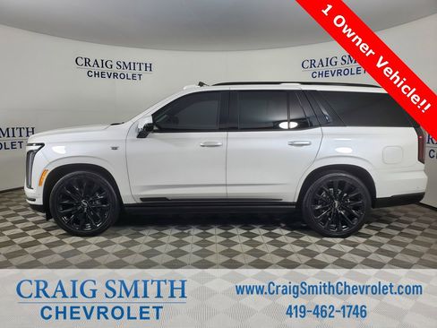 Used 2025 Cadillac Escalade Sport Platinum w/ LPO, ONYX Package image 2