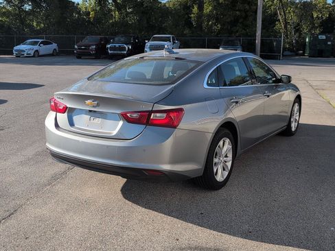 Used 2025 Chevrolet Malibu LT FWD image 3