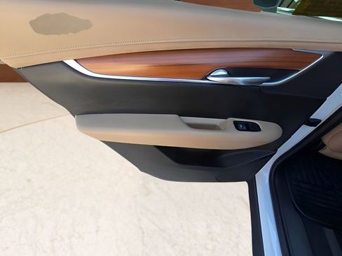 Used 2017 Cadillac XT5 Platinum w/ Driver Assist Package image 22