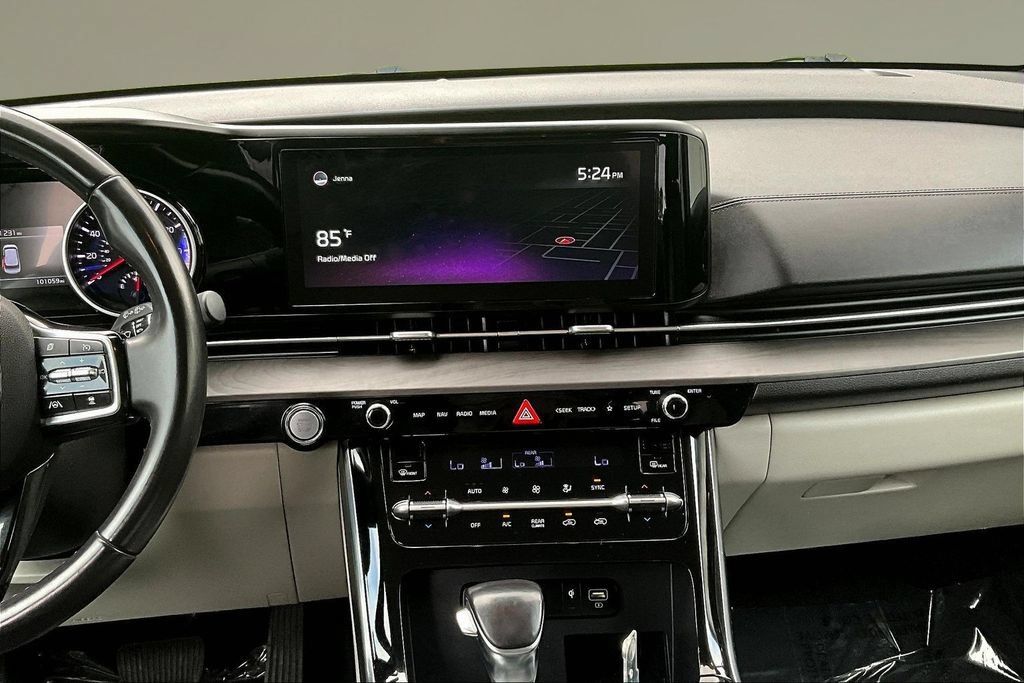 Used 2022 Kia Carnival EX FWD image 9