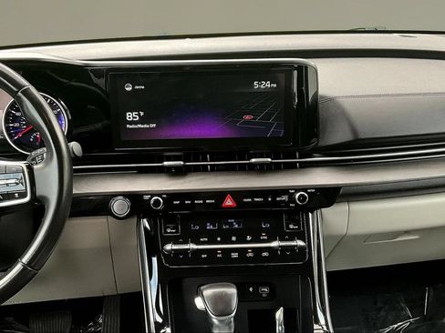 Used 2022 Kia Carnival EX FWD image 9