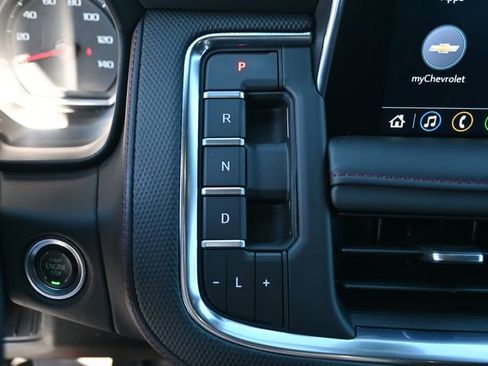 Used 2021 Chevrolet Suburban RST w/ Luxury Package image 24