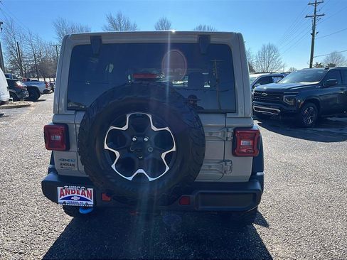 Used 2022 Jeep Wrangler Unlimited Rubicon 4xe w/ Cold Weather Group AWD/4WD image 6