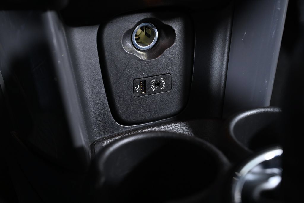 Used 2015 MINI Cooper 2-Door Hardtop FWD image 19