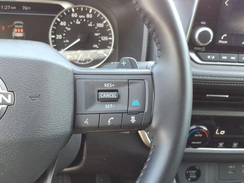 Used 2025 Nissan Rogue SV AWD/4WD image 15