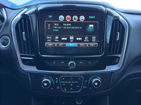 Used 2018 Chevrolet Traverse LT w/ LPO, Black Accent Package image 25