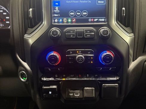 Used 2022 Chevrolet Silverado 1500 LT AWD/4WD image 15