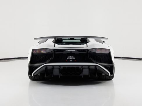 Used 2016 Lamborghini Aventador LP 750-4 Superveloce AWD/4WD image 5