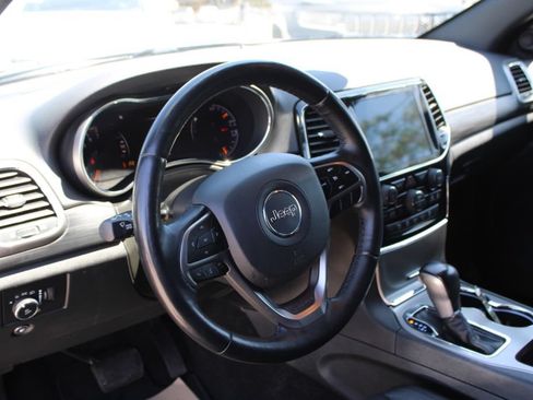Used 2022 Jeep Grand Cherokee Laredo X AWD/4WD image 30