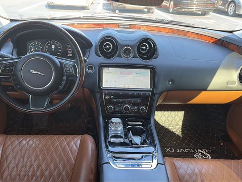 Used 2018 Jaguar XJ L Portfolio image 10