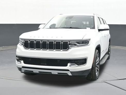 Used 2022 Jeep Wagoneer Series III image 2