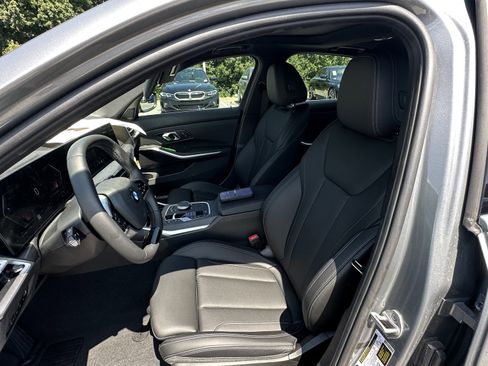 Used 2025 BMW 330i xDrive Sedan w/ Premium Package image 16