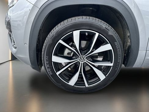 Used 2024 Volkswagen Atlas SEL Premium R-Line AWD/4WD image 10