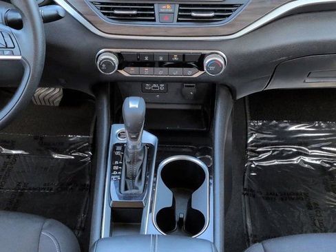 Used 2024 Nissan Altima 2.5 SV FWD image 17
