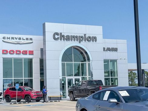 Used 2022 Chevrolet Traverse Premier image 33