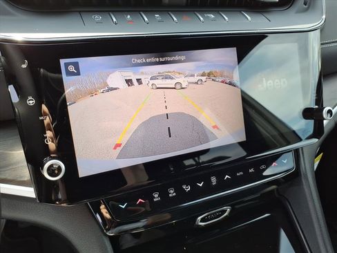 New 2026 Jeep Grand Cherokee Altitude AWD/4WD image 17
