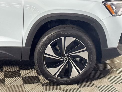 New 2026 Volkswagen Taos SE AWD/4WD image 23