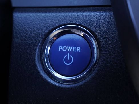 Used 2019 Toyota Camry SE FWD image 18
