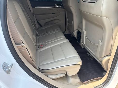 Used 2016 Jeep Grand Cherokee Overland RWD image 14