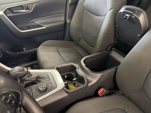 Used 2025 Toyota RAV4 XLE image 22