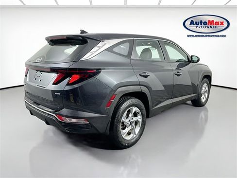 Used 2023 Hyundai Tucson SE image 2