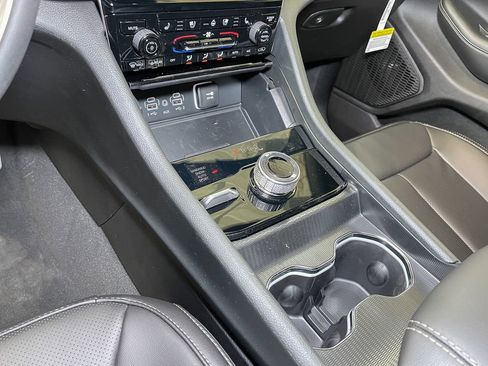 New 2025 Jeep Grand Cherokee L Limited w/ Luxury Tech Group II image 33