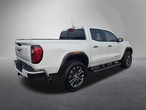 Used 2024 GMC Canyon Denali AWD/4WD image 3