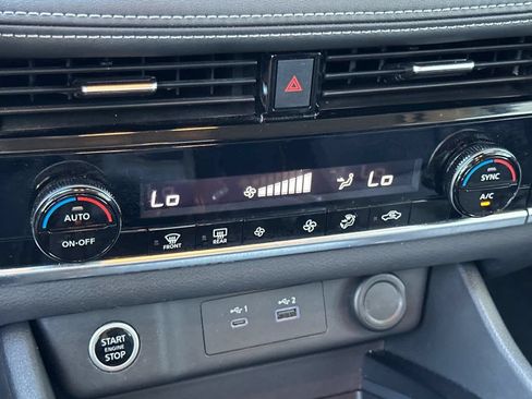 Used 2021 Nissan Rogue SV FWD image 21