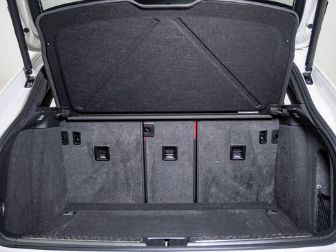 Certified 2025 Porsche Macan image 29