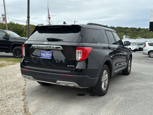 Used 2022 Ford Explorer XLT w/ Equipment Group 202A image 4