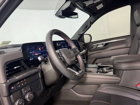 Used 2026 Chevrolet Suburban RST RWD image 24