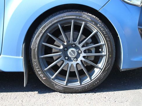 Used 2016 Hyundai Veloster Rally Edition image 40