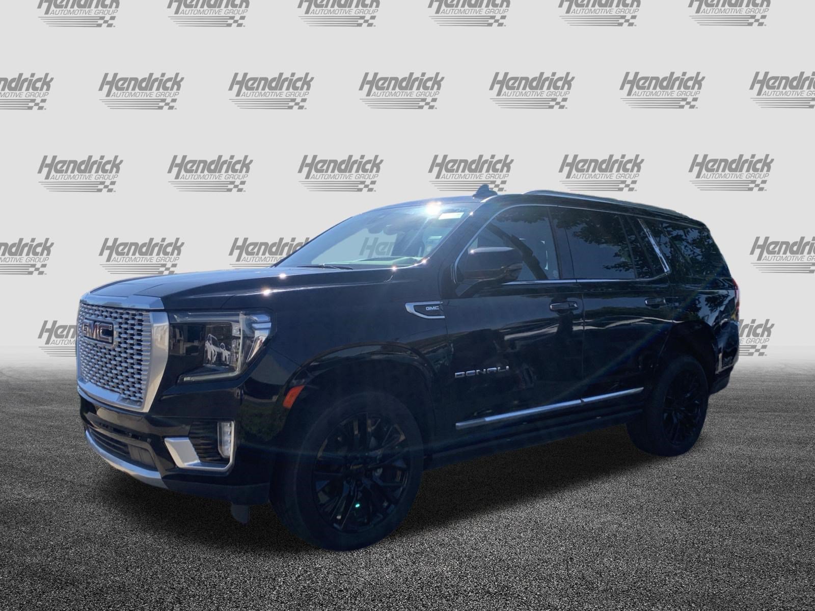 Used 2022 GMC Yukon Denali w/ Advanced Technology Package AWD/4WD image 5