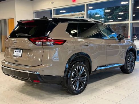 Used 2024 Nissan Rogue Platinum w/ Platinum Premium Package AWD/4WD image 12