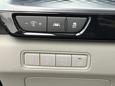Used 2024 Kia Carnival SX Prestige FWD image 26
