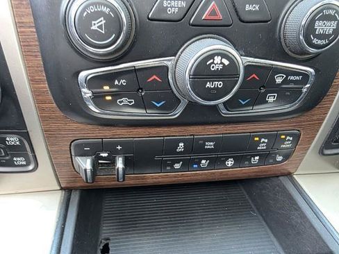 Used 2014 RAM 1500 Laramie w/ Trailer Tow Group AWD/4WD image 12