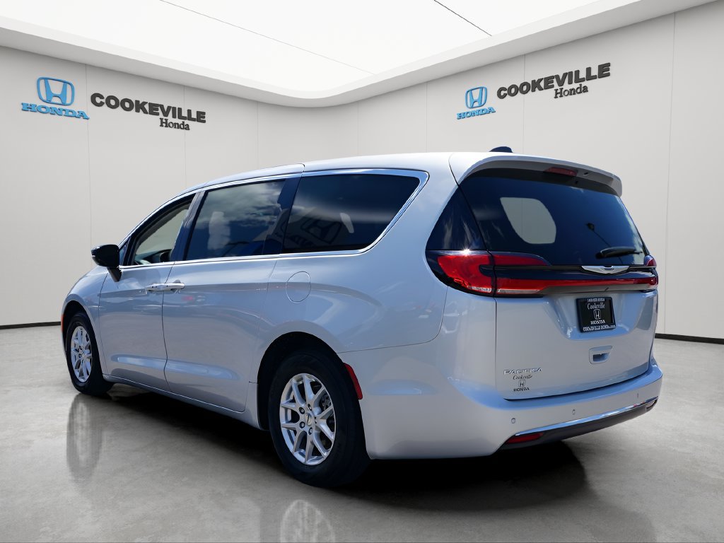 Used 2024 Chrysler Pacifica Touring-L FWD image 8