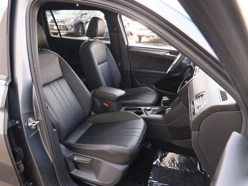 Used 2022 Volkswagen Tiguan SE R-Line image 27