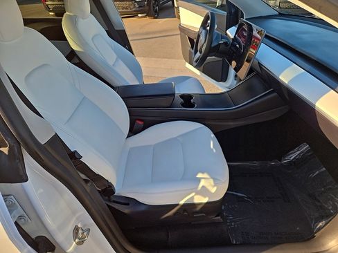 Used 2020 Tesla Model Y Long Range image 27