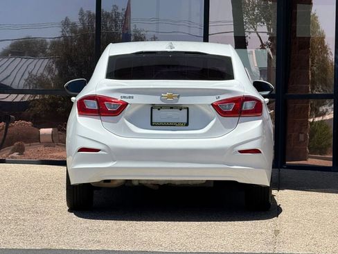 Used 2018 Chevrolet Cruze LT image 12
