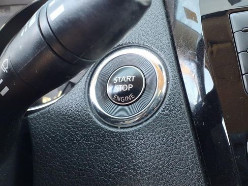 Used 2019 Nissan Rogue SV w/ Premium Package image 16