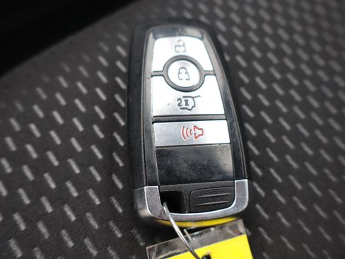 Used 2025 Ford Escape ST-Line w/ Equipment Group 301A FWD image 26