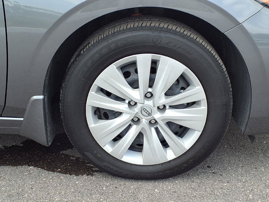 Used 2025 Nissan Sentra S FWD image 11