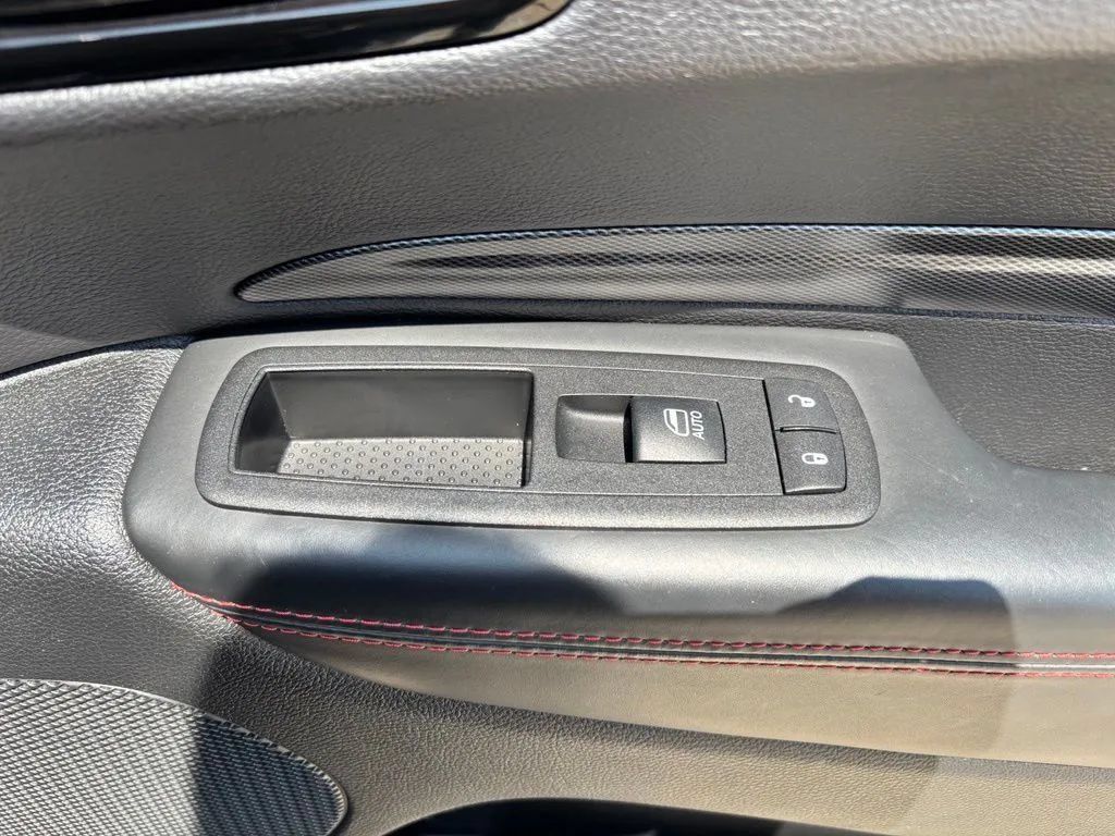 Used 2025 Dodge Durango R/T AWD/4WD image 34