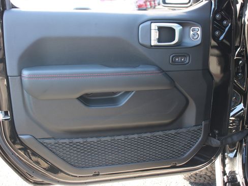 Used 2026 Jeep Wrangler Unlimited Rubicon image 6