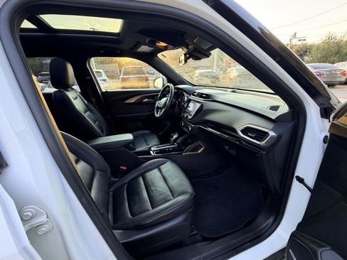 Used 2022 Chevrolet TrailBlazer ACTIV w/ Sun and Liftgate Package FWD image 12