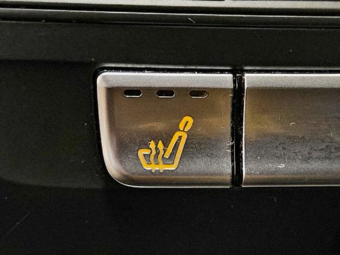 Used 2018 Mercedes-Benz CLA 250 4MATIC image 28